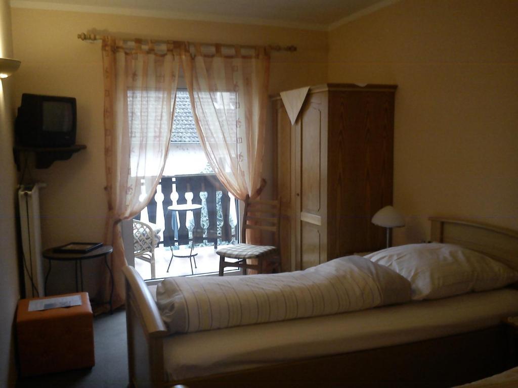 Hotel Zur Kueferschenke Nierstein Quarto foto