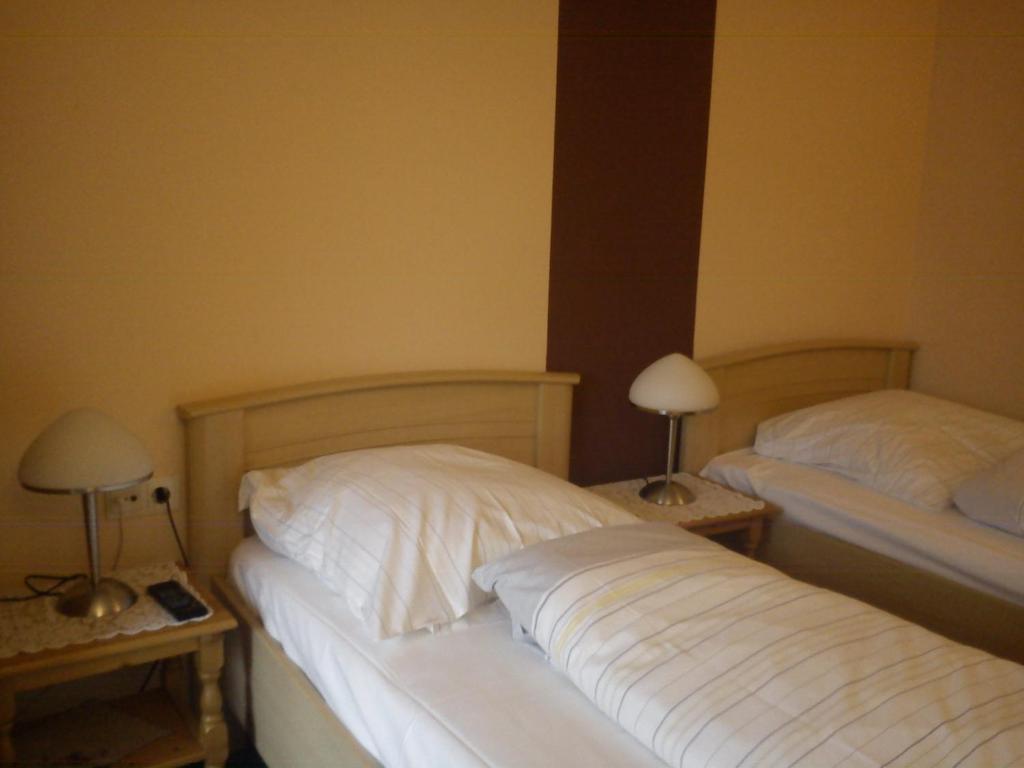 Hotel Zur Kueferschenke Nierstein Quarto foto