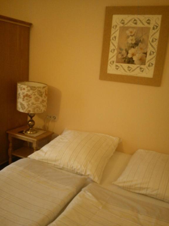 Hotel Zur Kueferschenke Nierstein Quarto foto